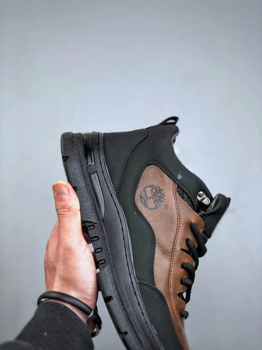 Local self-pickup💰520 supports store Timberland/Timberland classic 25ss new mid-top (plus velvet) Classic re-engineered brand new upgrade Guangdong factory quality Original box original packaging The fabric is made of Italian top frosted cowhide with anti-odor and anti-corrosion genuine leather latex insoles to give you a perfect wearing experience High-quality and durable, a must-have for sportsmen Specially designed to treat those who are not handsome High-quality feet with first-class feel Exclusive supply Official product number: TB23066 Size: 39 40 41 42 43 44